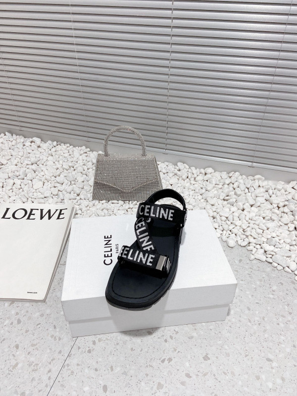 Ce**e leo strappy sandal in with "Ce**e" jacquard black / white