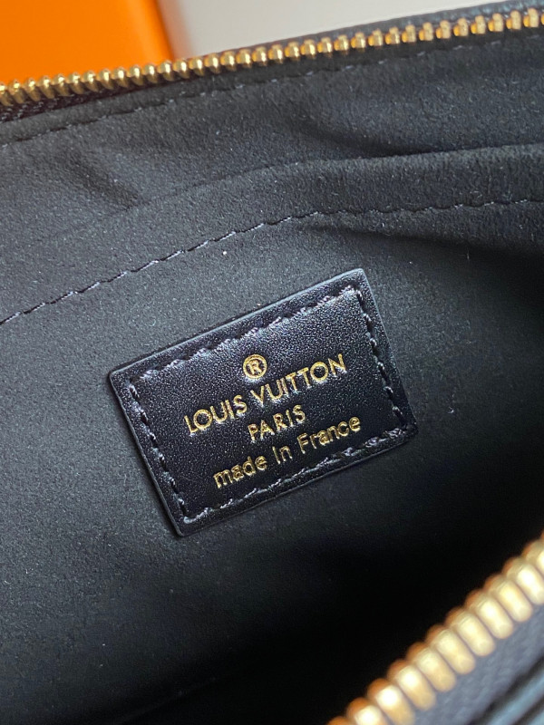 l**is V*t*n multi pochette accessoires