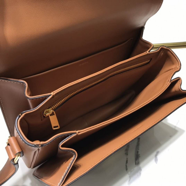 Ce**e medium triomphe bag