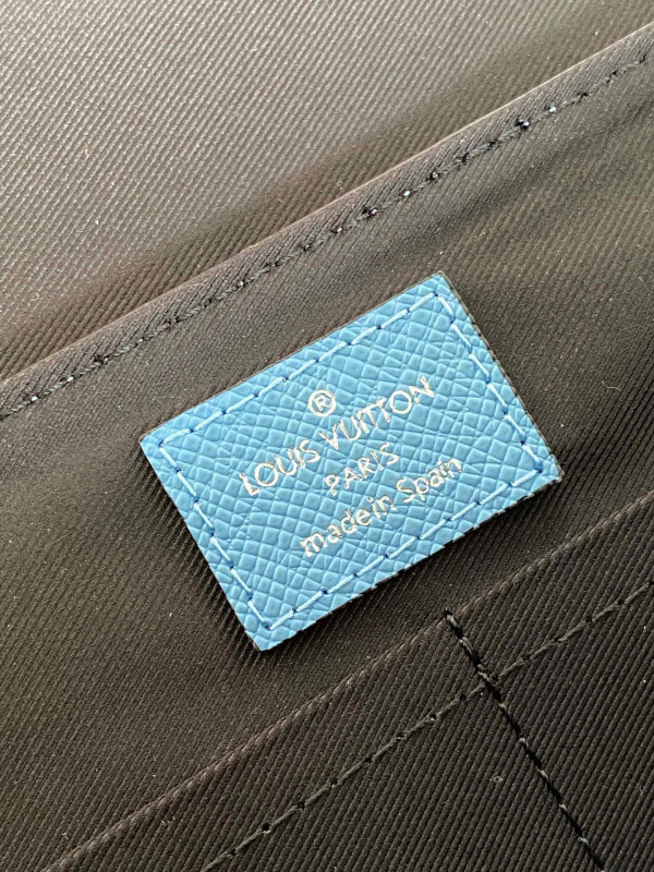 l**is V*t*n new messenger