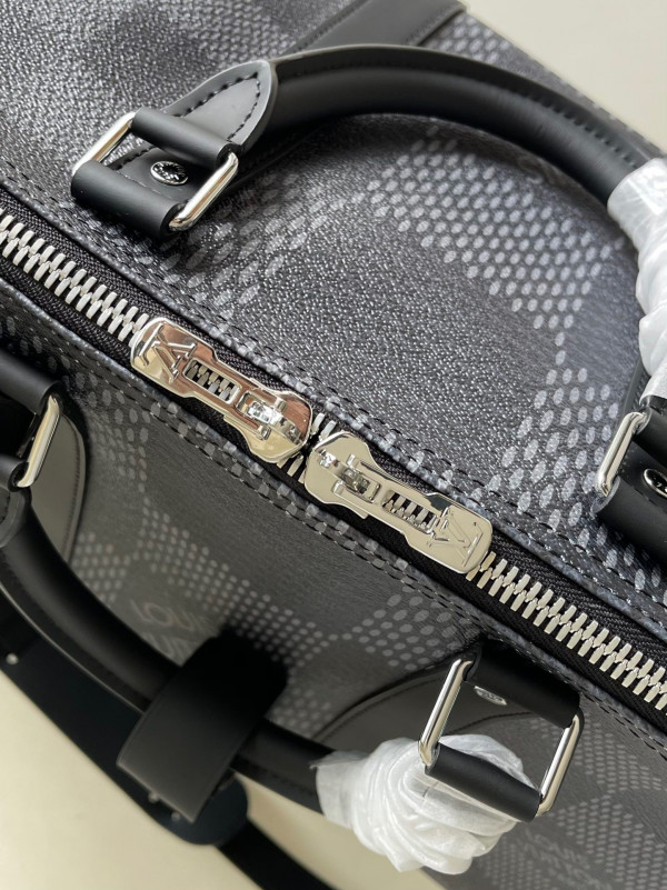 l**is V*t*n keepall bandouliÈre 50