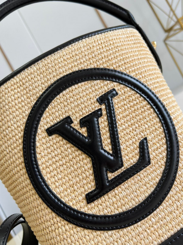 l**is V*t*n petit bucket