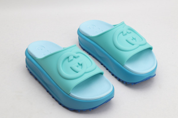 G*u*i slide with interlocking g