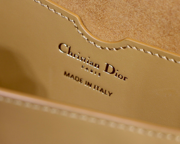 D*or bobby east-west bag