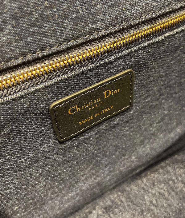 D*or 30 montaigne bag