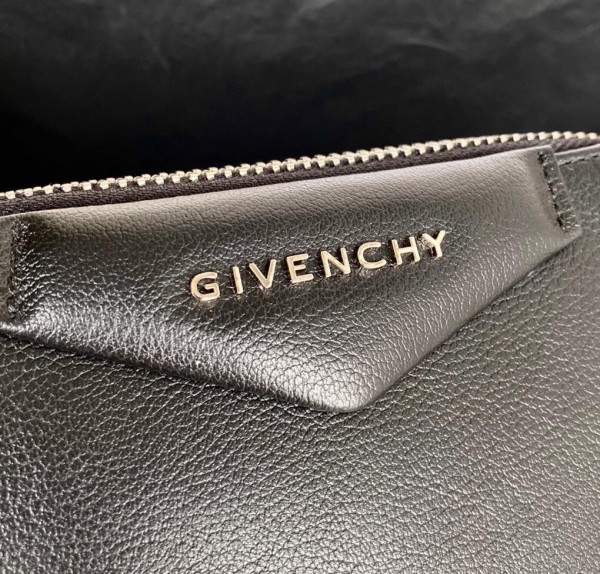 GIVENCHY NANO ANTIGONA