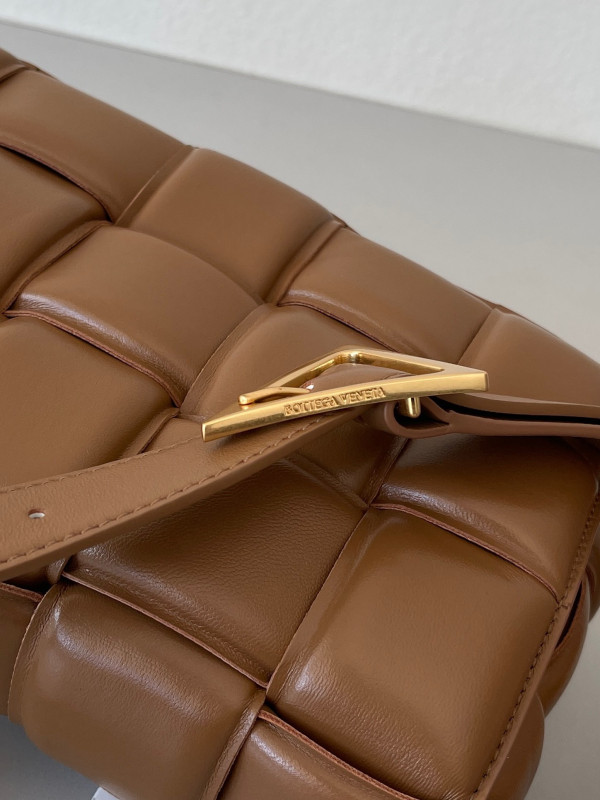 Bo*te*ga ve*ne*ta cassette