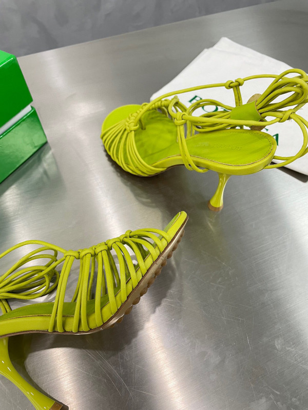 Bo*te*ga ve*ne*ta dot