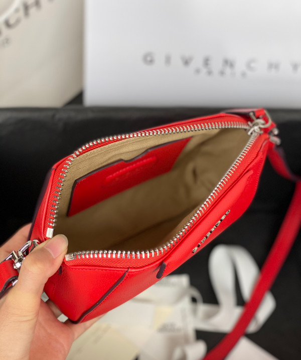 GIVENCHY NANO ANTIGONA