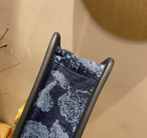 D*or 30 montaigne bag