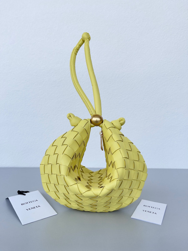 Bo*te*ga ve*ne*ta turn