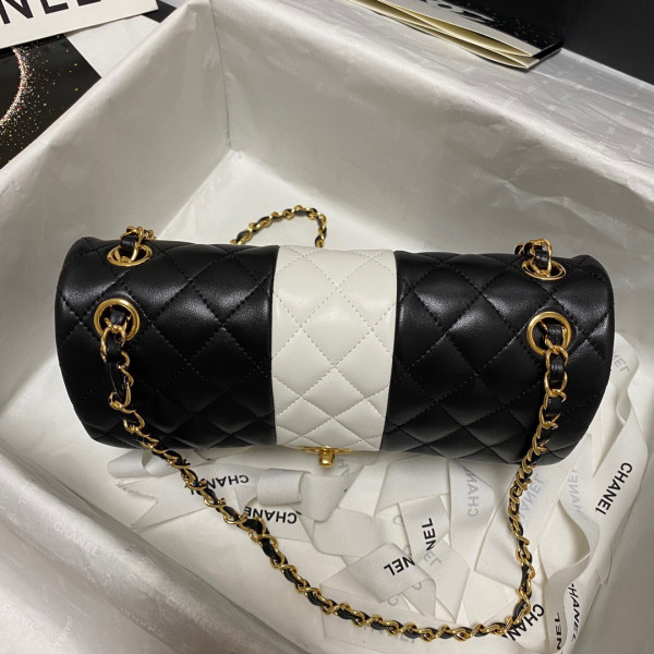 CL CLASSIC HANDBAG