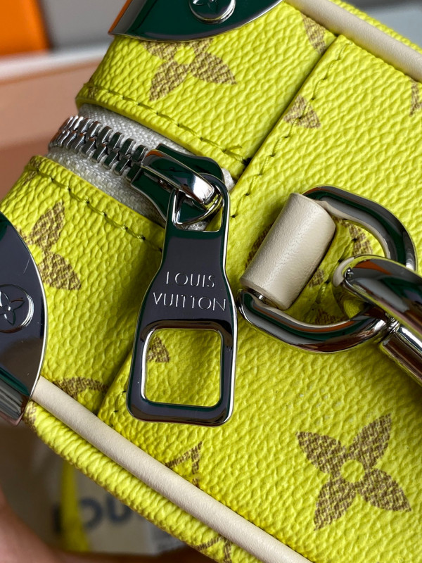 l**is V*t*n soft trunk