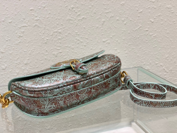 D*or bobby east-west bag