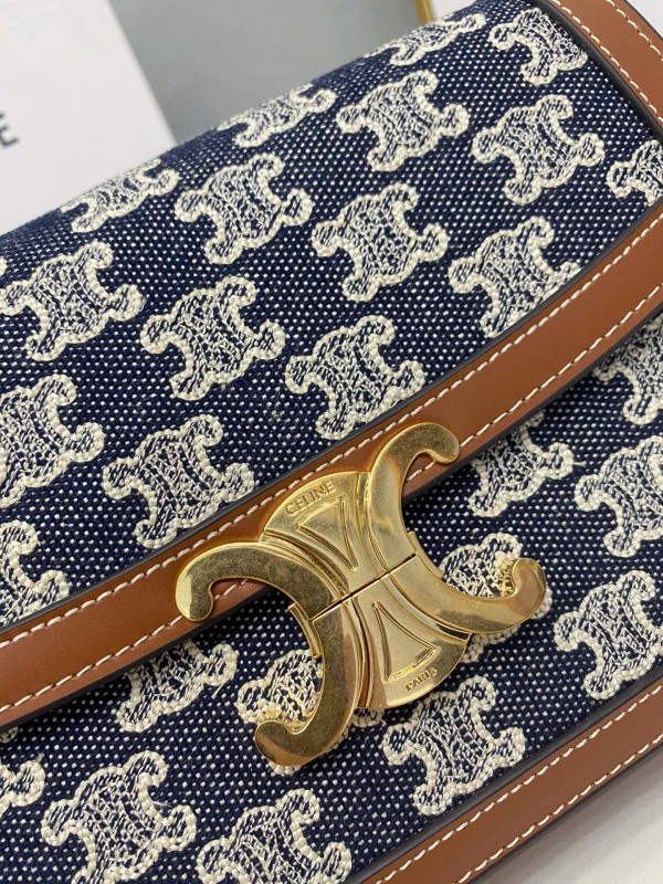 Ce**e medium triomphe bag