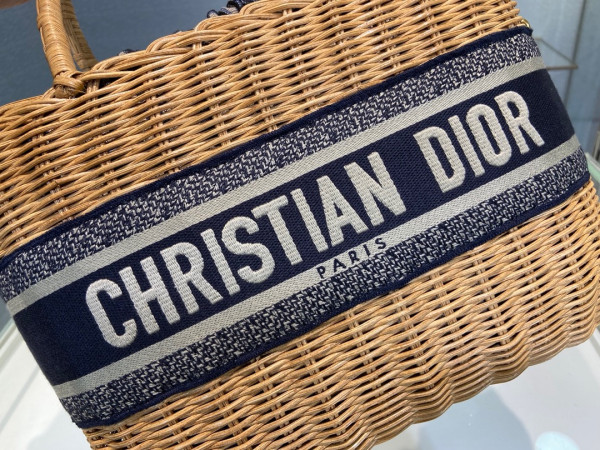 D*or wicker basket bag