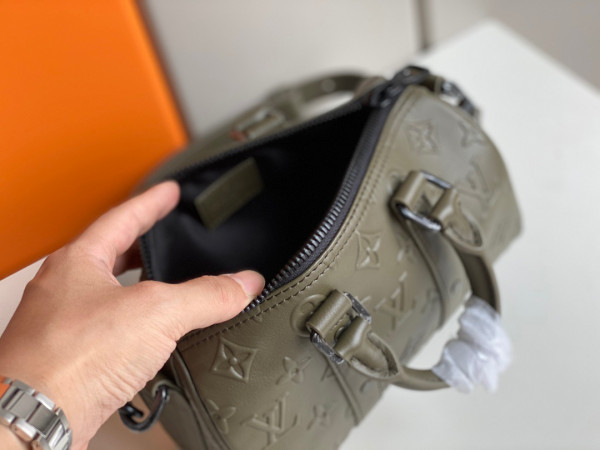 l**is V*t*n keepall xs