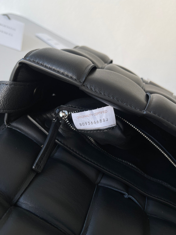 Bo*te*ga ve*ne*ta cassette