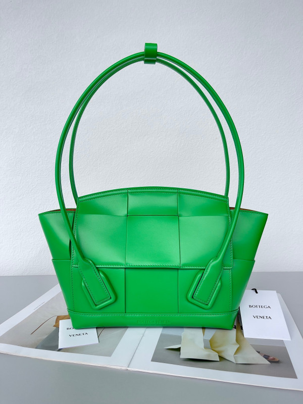 Bo*te*ga ve*ne*ta arco