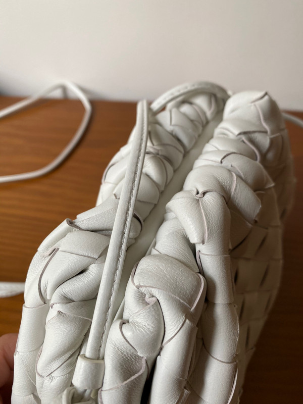 Bo*te*ga ve*ne*ta mini pouch