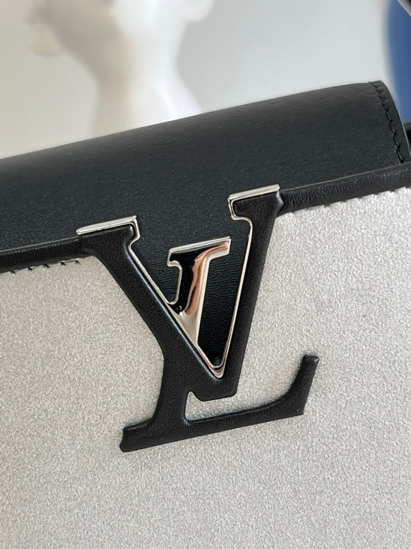 l**is V*t*n capucines mini