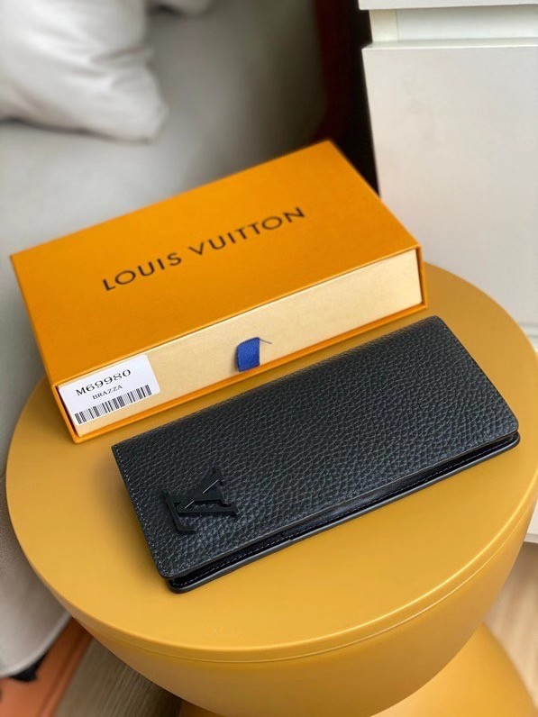 l**is V*t*n brazza wallet