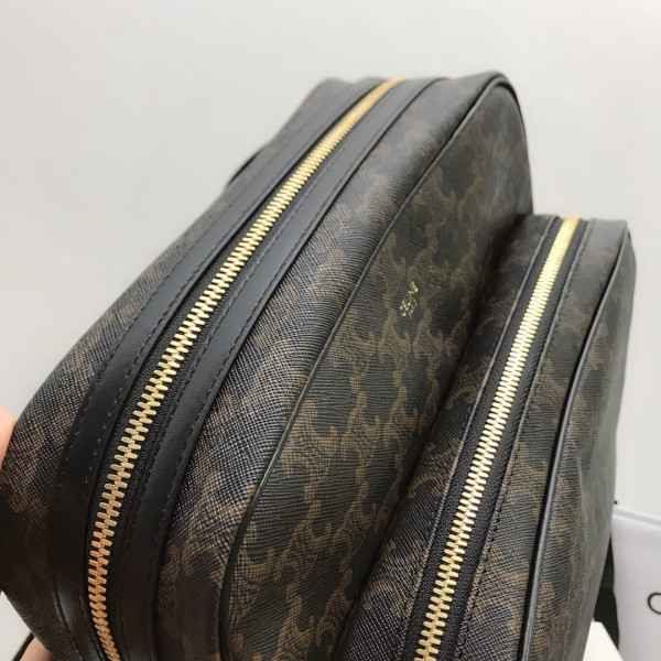 Ce**e large pocket messenger bag in triomphe canvas and calfskin