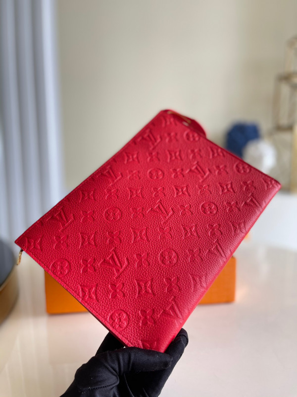 l**is V*t*n pochette voyage