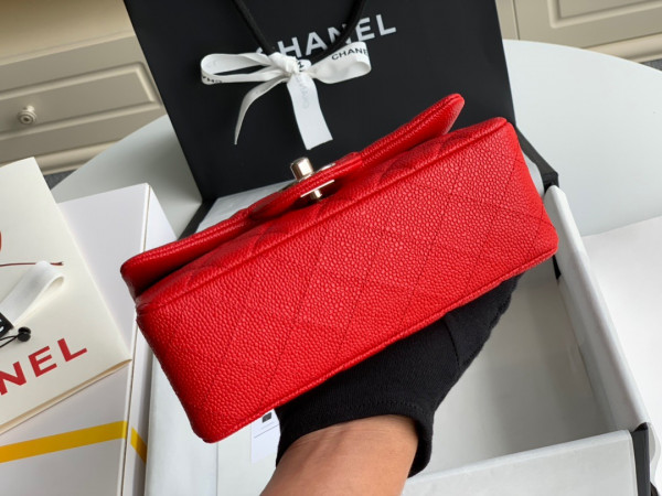 CL FLAP BAG CAVIAR