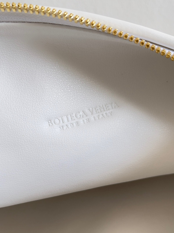 Bo*te*ga ve*ne*ta teen jodie