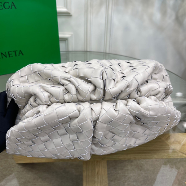 Bo*te*ga ve*ne*ta pouch