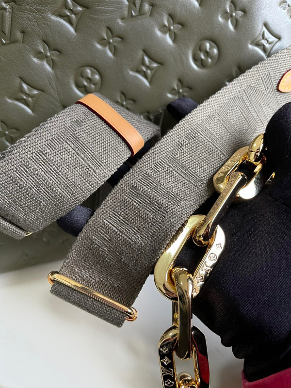 l**is V*t*n coussin mm