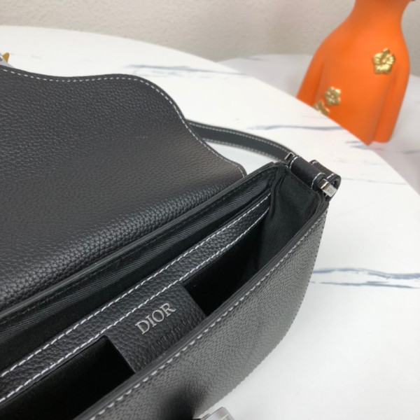 D*or saddle pouch with strap