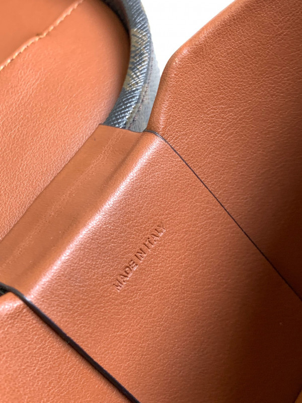 Ce**e vanity case in triomphe