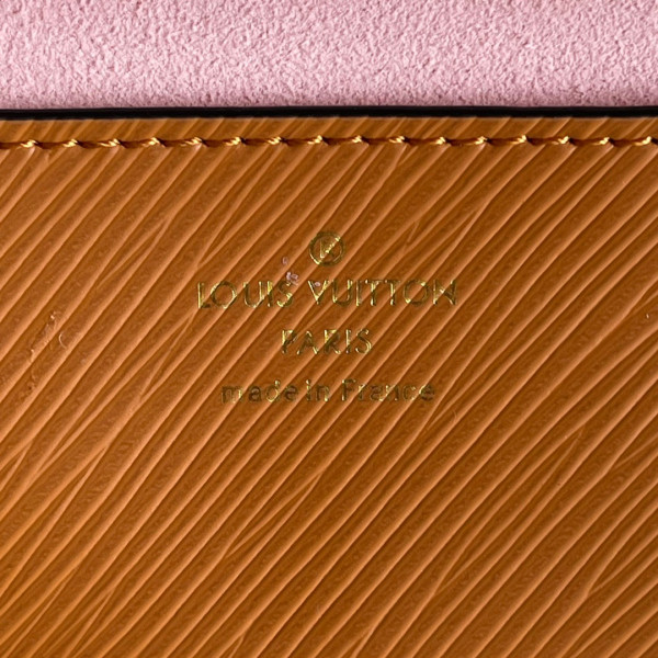 l**is V*t*n twist mm