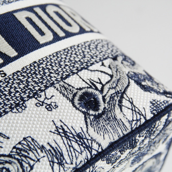 D*or vanity case-24-17-13.5cm