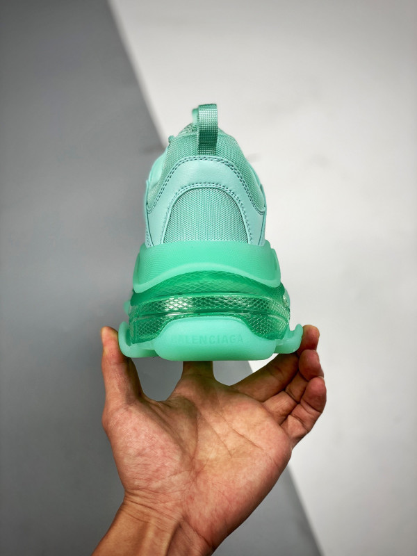 Ba*len*cia*ga triple s