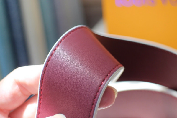 l**is V*t*n monogram strap