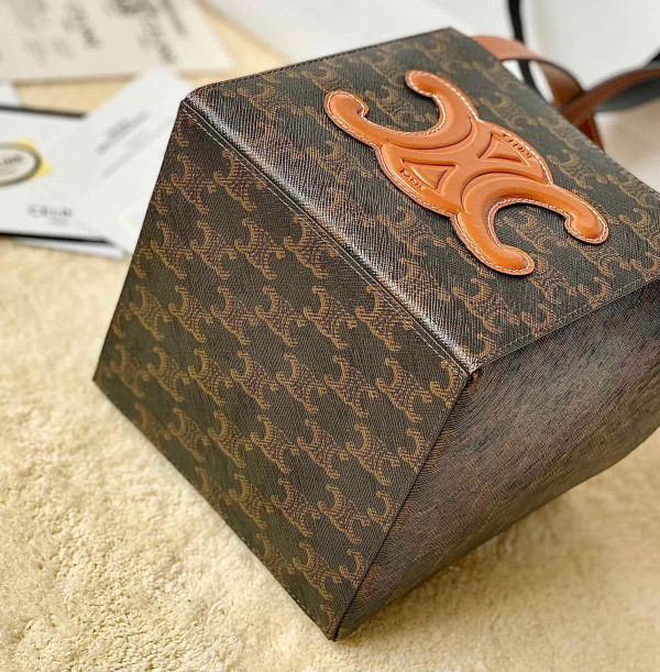 Ce**e cube bag cuir triomphe