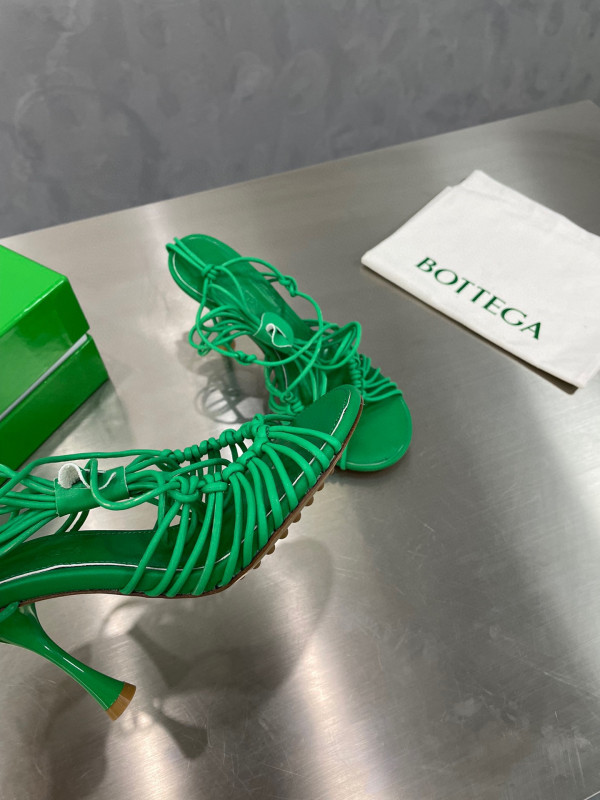 Bo*te*ga ve*ne*ta dot