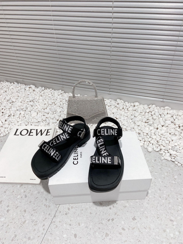 Ce**e leo strappy sandal in with "Ce**e" jacquard black / white