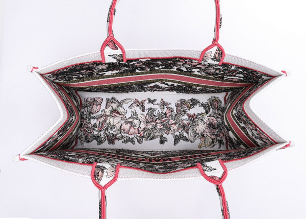 large D*or book tote