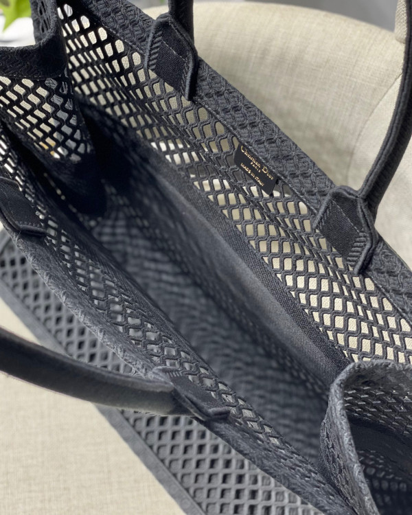 large D*or book tote