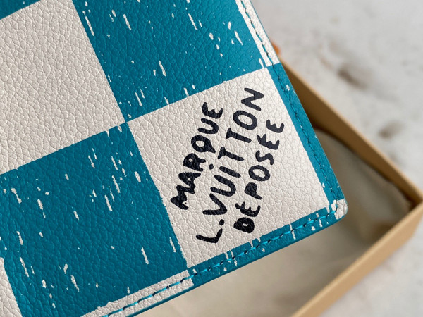 l**is V*t*n pocket organizer