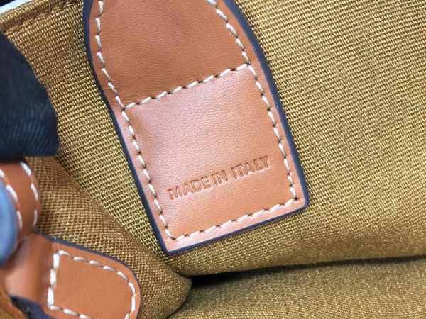 Ce**e mini vertical cabas