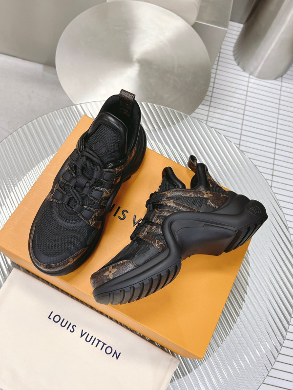 l**is V*t*n archlight sneaker