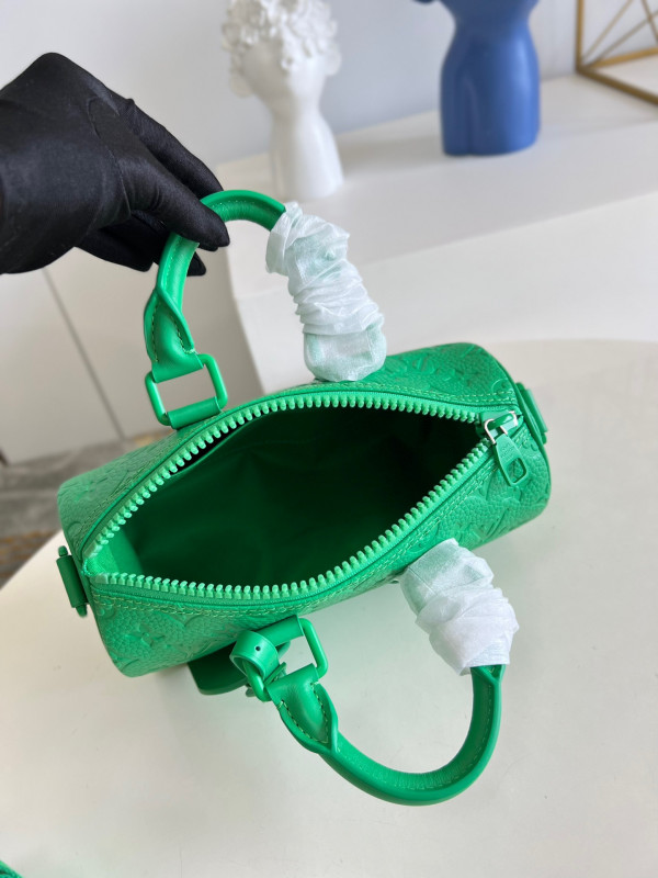 l**is V*t*n keepall bandouliÈre 25