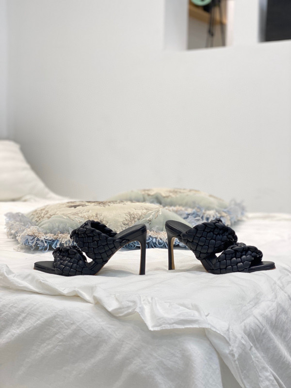 Bo*te*ga ve*ne*ta curve