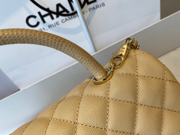 CL LARGE FLAP BAG WITH TOP HANDLE