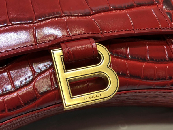 Ba*len*cia*ga hourglass